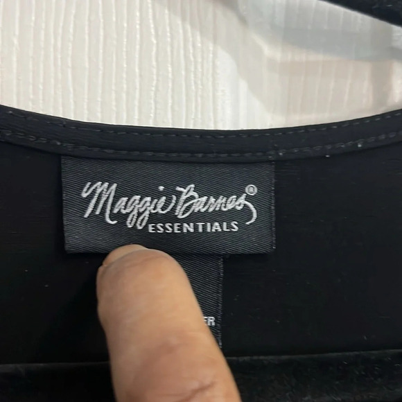 Maggie Barnes black top 00x/14w - Picture 3 of 5